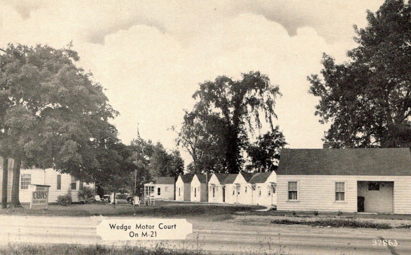 Wedge Motor Court (Wedges Motor Court) - Vintage Postcard (newer photo)